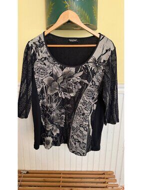 Floral & Geometric Black & Gray Scoop Neck 3/4 Sleeve Womens Top